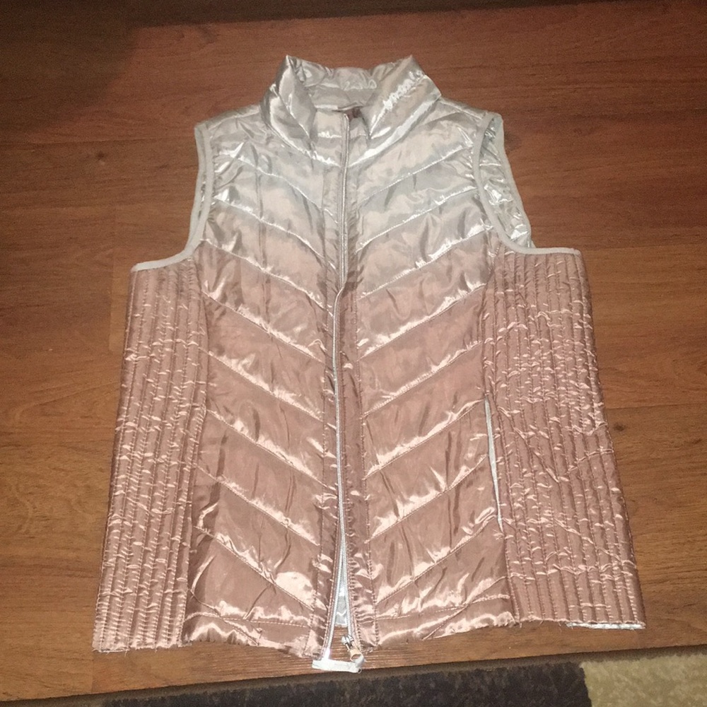 Maurice’s L vest